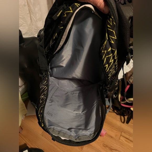 EUC High Sierra Fatboy Backpack Black & Yellow - Picture 7 of 8